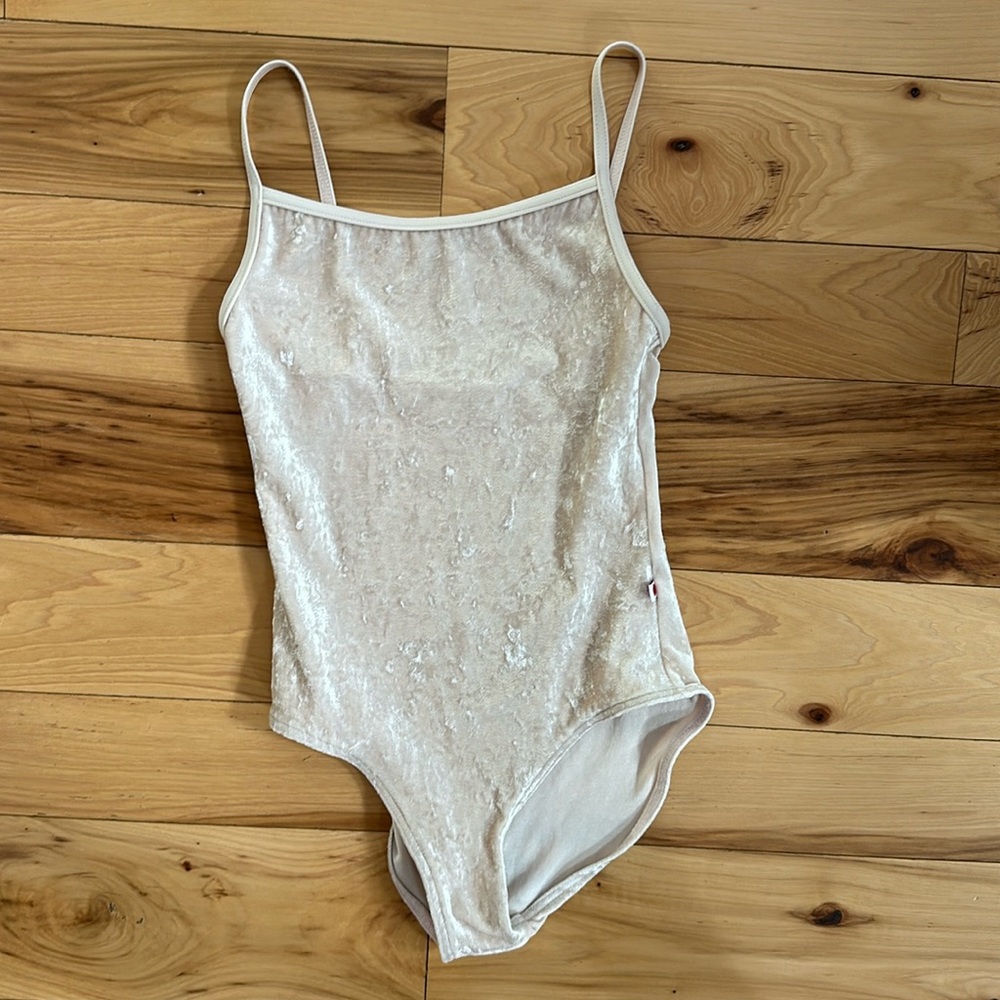 Yumiko Marisa Leotard S